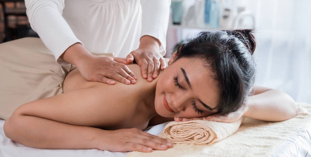 Unlocking the Benefits of Home Massage for Women